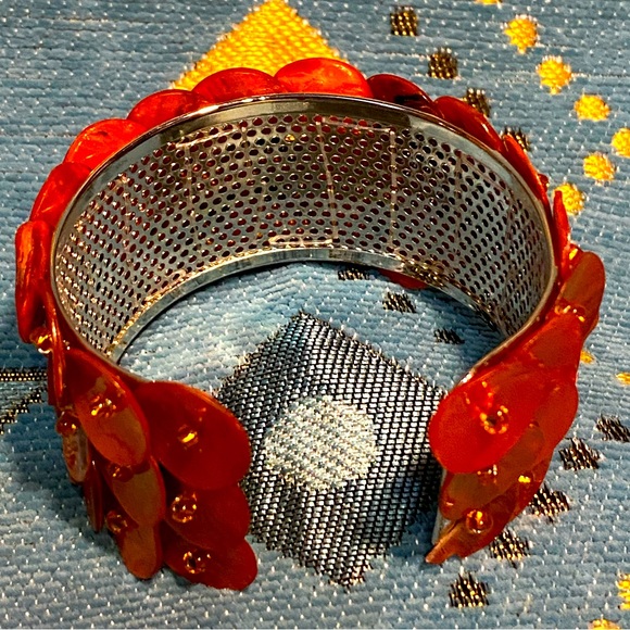 SALE 3/$20 BOHO vintage cuff bracelet,silver w/attached burnt orange MOP buttons - Picture 6 of 10